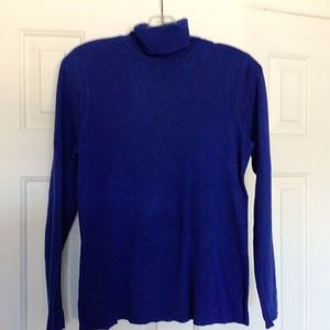 Chico’s Turtleneck Sweater in pretty blue color. Size 1 by Chico’s ( 10/12)